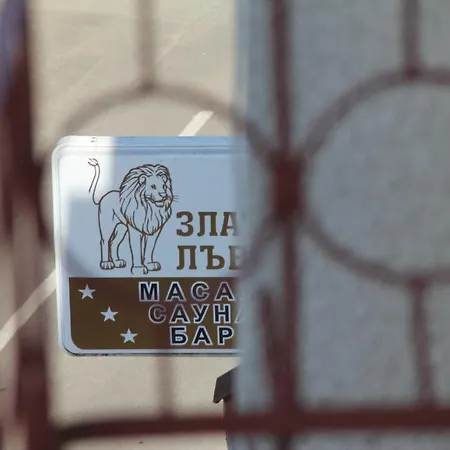 מלון Family Golden Lion
