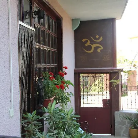 מלון Family Golden Lion צ'רנומורץ